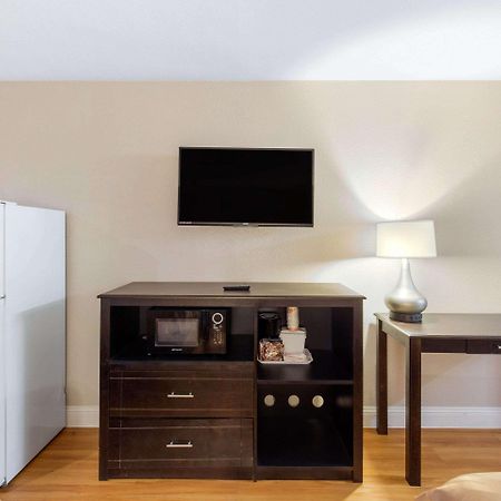 Quality Inn And Suites Port Arthur Nederland Экстерьер фото