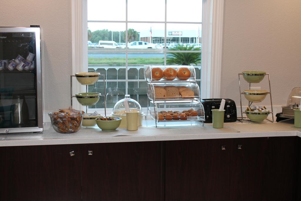 Quality Inn And Suites Port Arthur Nederland Экстерьер фото